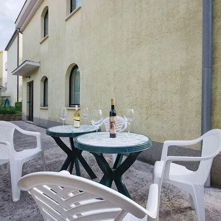 Lägenhet Iovo - Basic Two Bedroom A3 *
