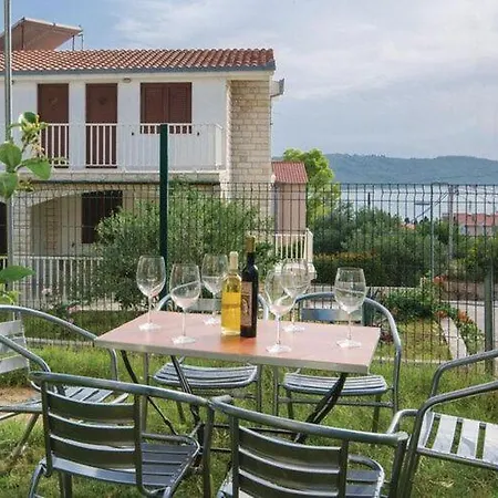 Iovo - Basic Two Bedroom A3 Trogir