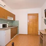 Apartment Iovo - Basic Two Bedroom A3